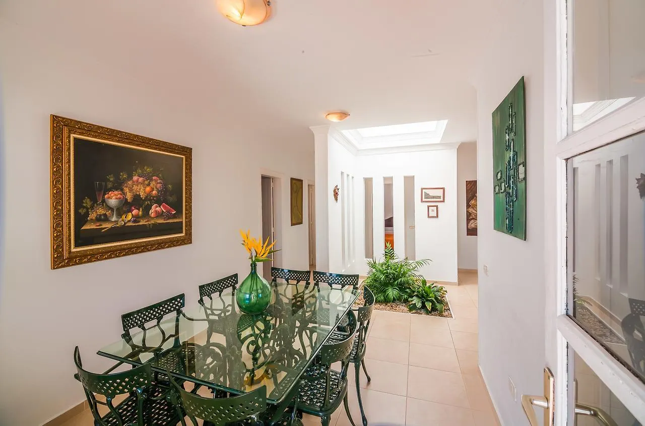 Villa تياس إسبانيا