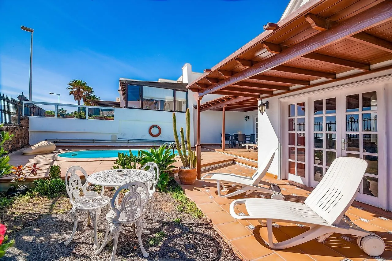 Villa تياس