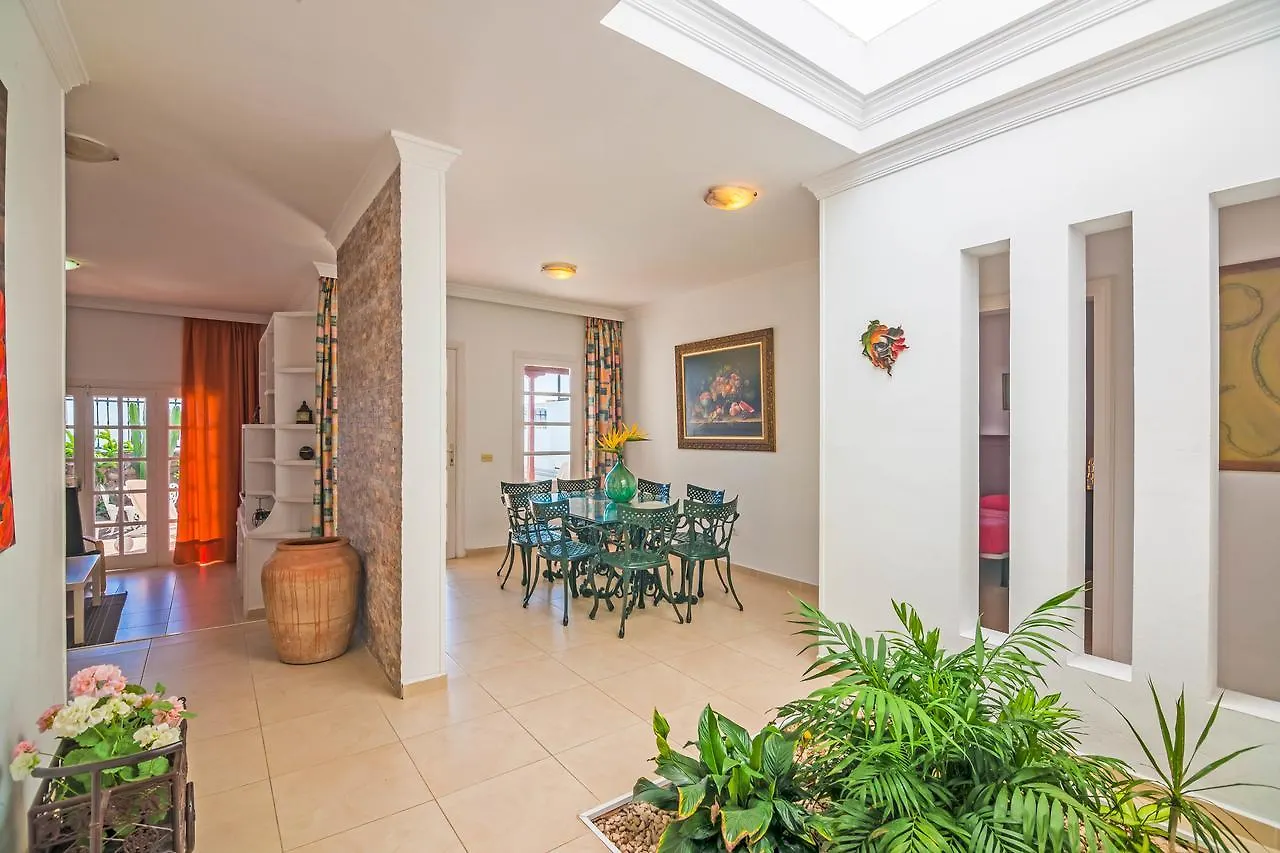 Villa تياس
